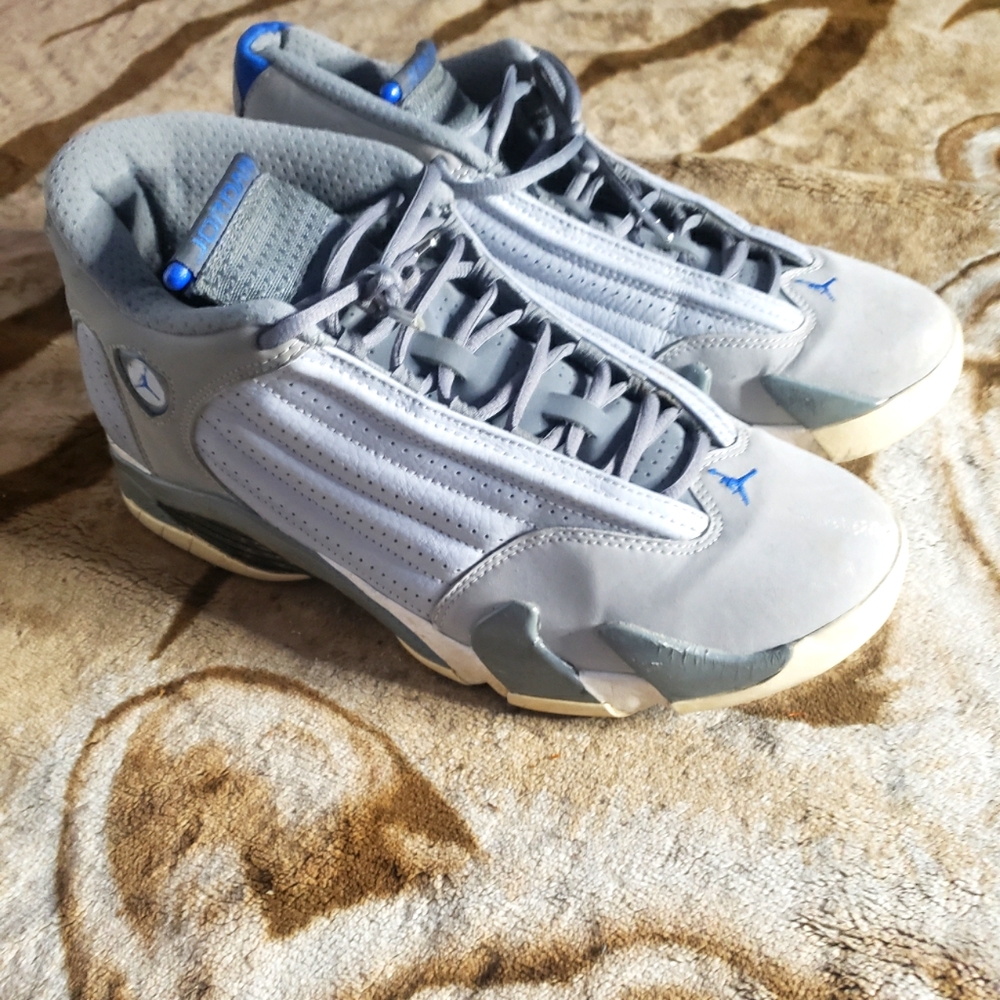 *SOLD* Air Jordan 14 wolf grey size 10